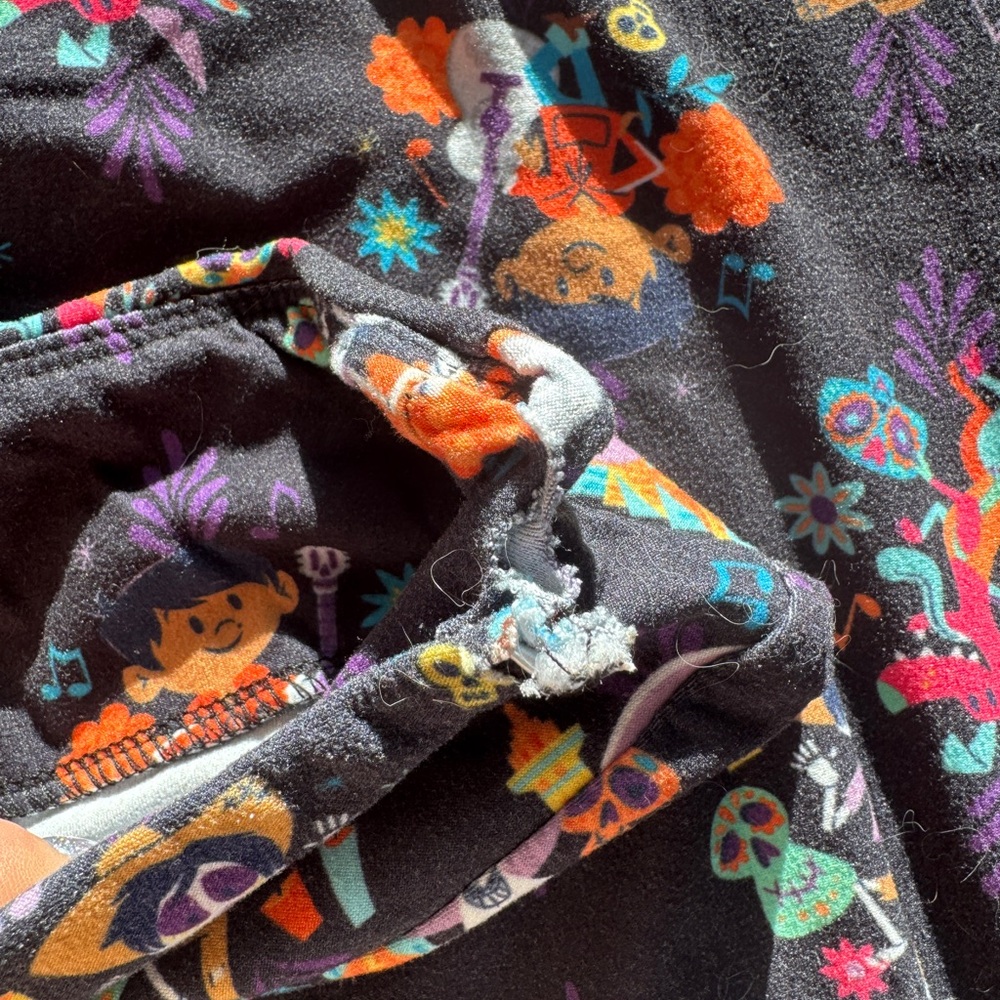 Women’s Walt Disney Coco Themed Leggings- Size XL - Picture 4 of 8